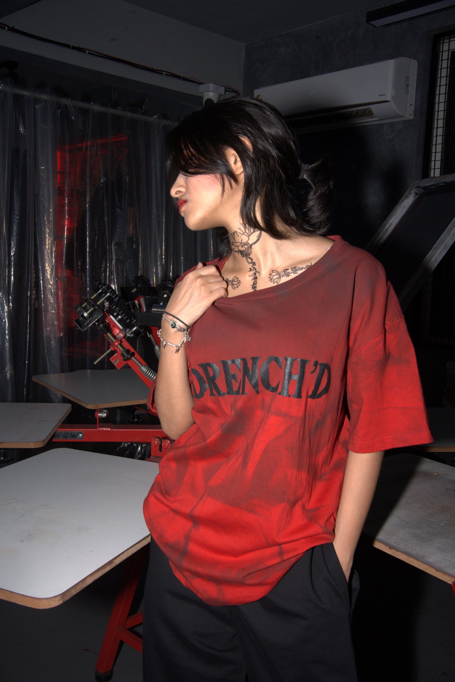 SMOKED RED T