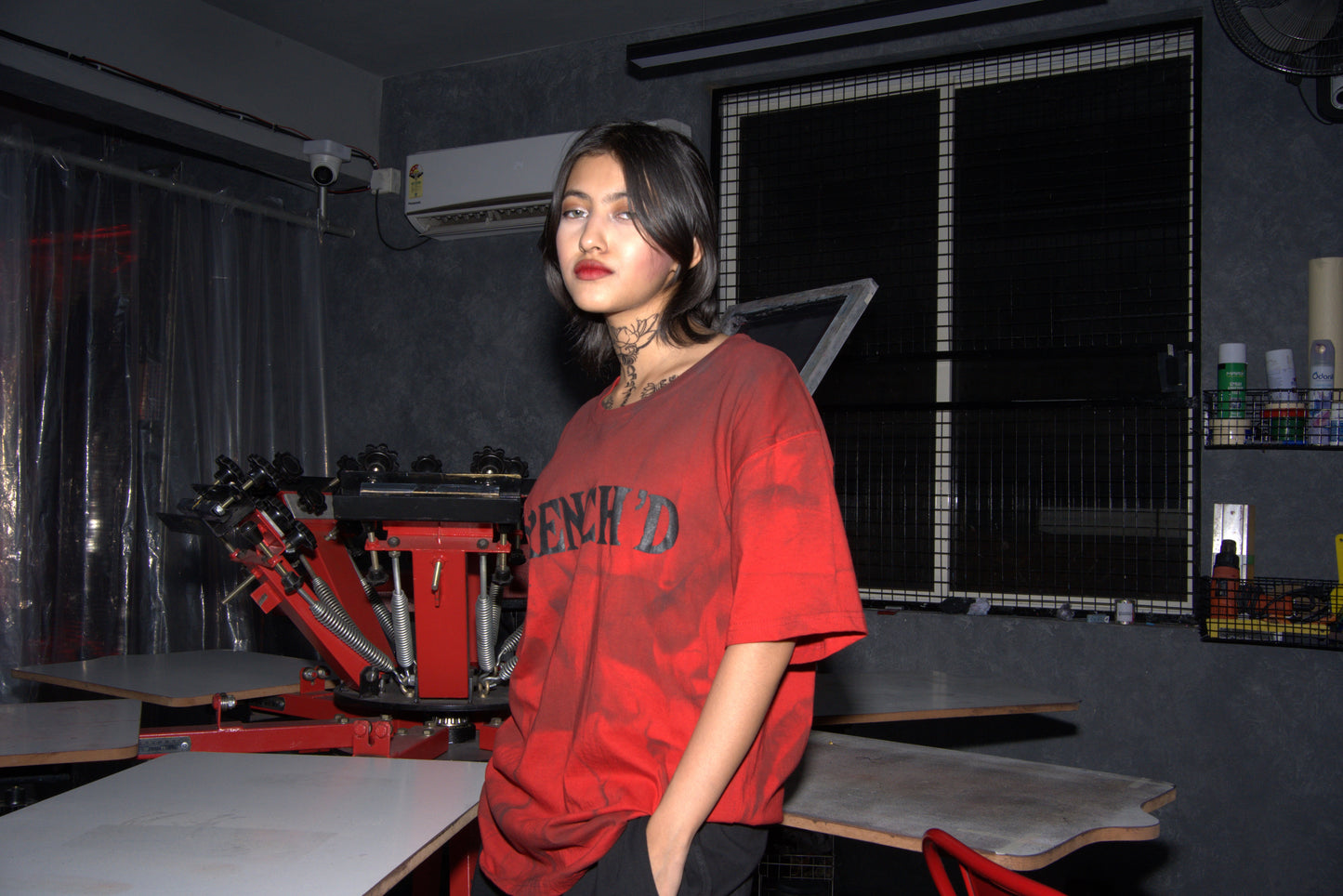 SMOKED RED T